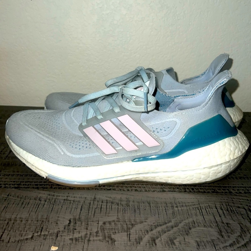 Adidas Women’s Ultra Boost size 10